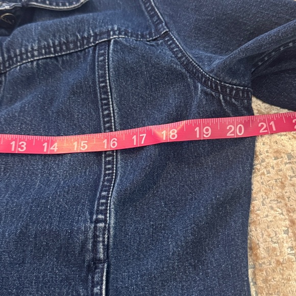 L.L. Bean Women's Blue Denim Jacket
Size Medium - Picture 5 of 9